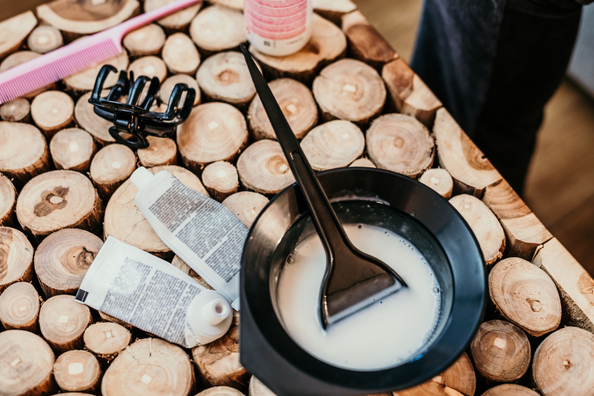Hair dye kit